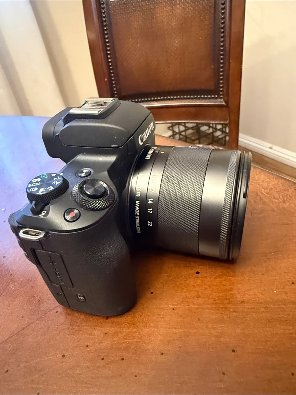 Canon EOS M50
